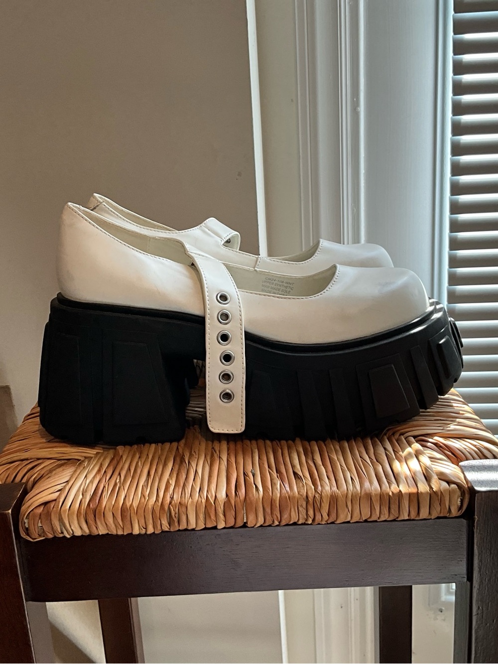 Dolls Kill White Mary Jane Platform Shoes with Chunky Black Sole size 10M